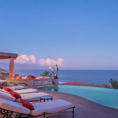Beautiful Villa Fully Staffed & Steps From Swimmable Beach In Villas Del Mar